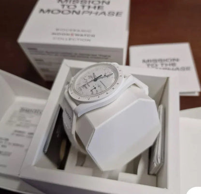OMEGA X SWATCH MOONSWATCH MISSION TO THE MOONPHASE SNOOPY WHITE