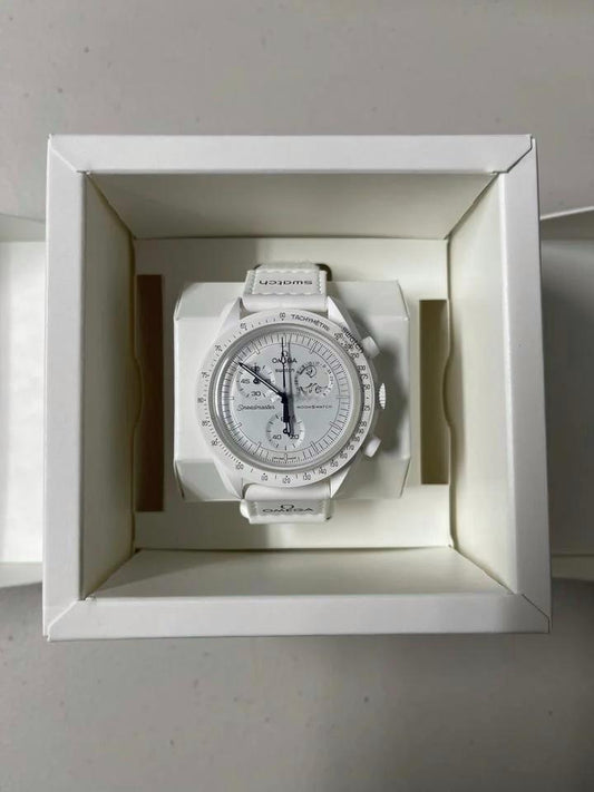 OMEGA X SWATCH MOONSWATCH MISSION TO THE MOONPHASE SNOOPY WHITE